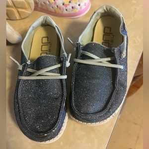 Hey Dudes kids size 11 new